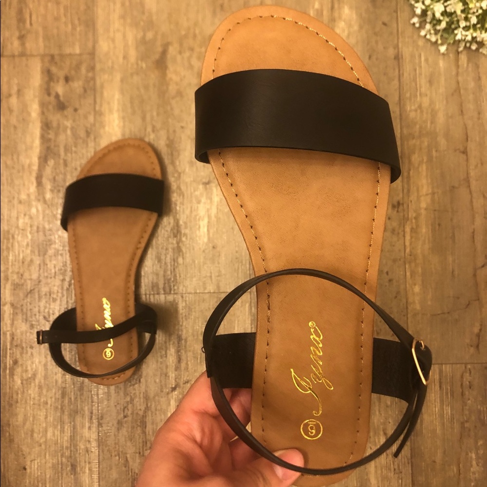 🌺🌞NEW Classic Black Sandals🌞🌺
